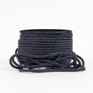 polyester-special-pa-spole-marinblå